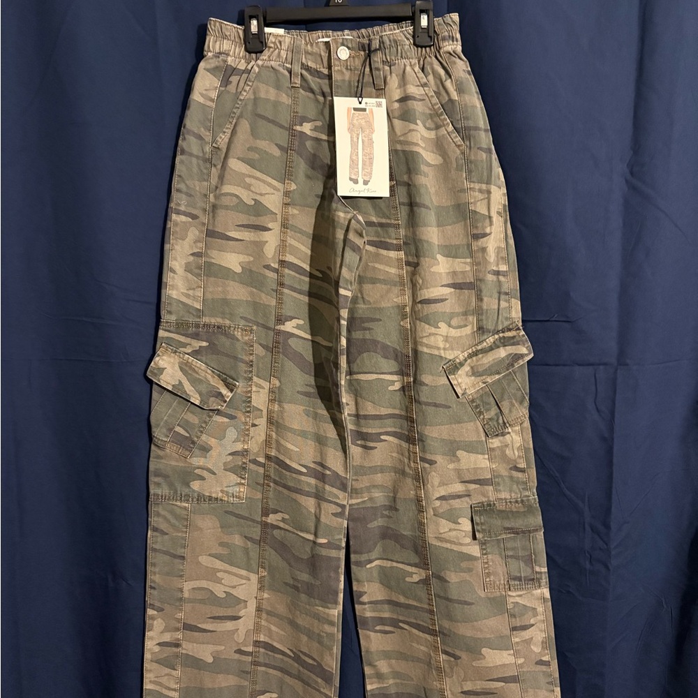 Angel Kiss Woman’s Green Camouflage Cargo Pants